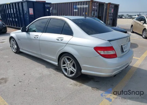 2009 Mercedes-Benz C 300 Luxury/Sport z USA, uszkodzony, nr VIN WDDGF54X99F205253